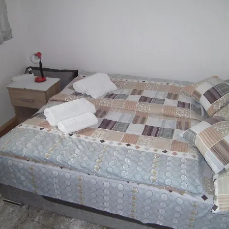 Ludmila Apartamento *