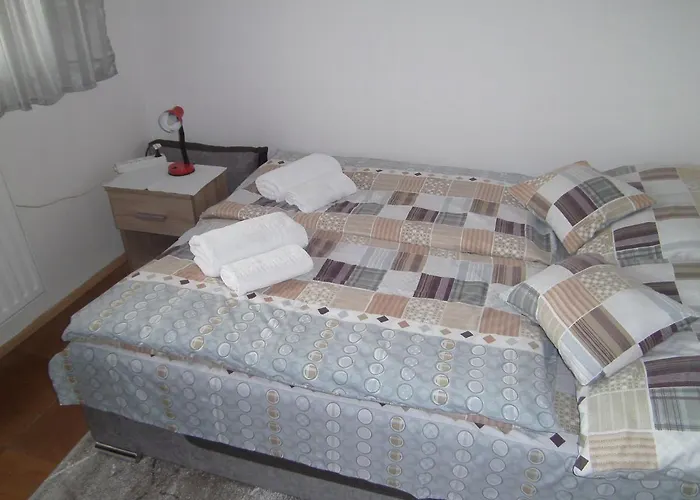 Ludmila アパート *