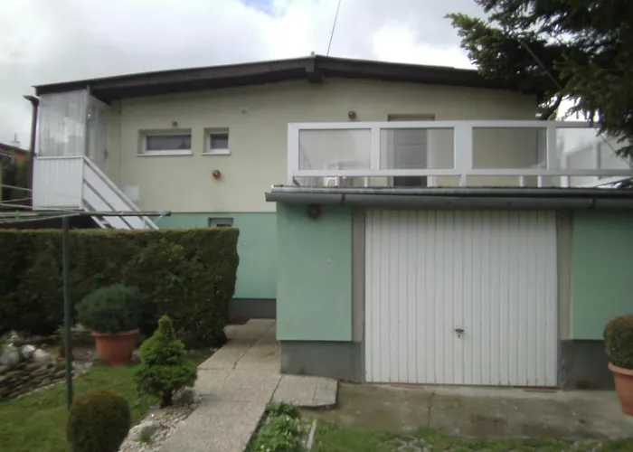 Ludmila アパート *